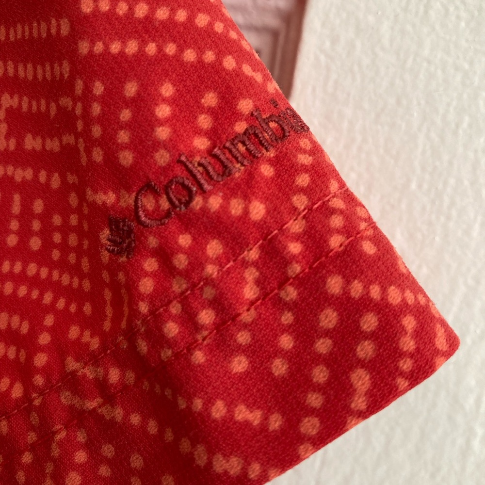 👚[Columbia] Omni-Shade Short Sleeved Blouse Yellowstone Association Size L, EUC - Picture 5 of 9
